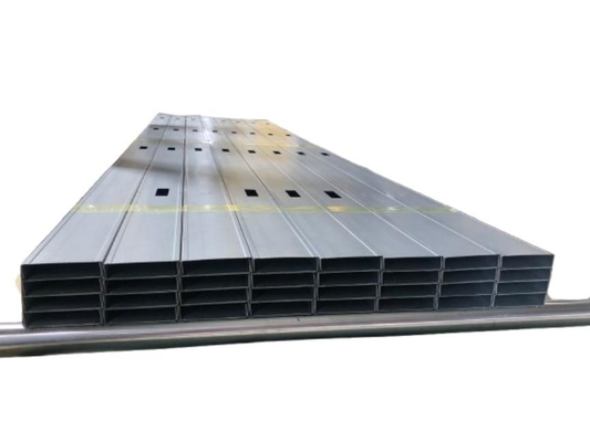 Volledig geautomatiseerde lichte rolvormmachine voor een hogere productiviteit