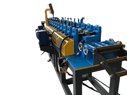 Volledig geautomatiseerde lichte rolvormmachine voor een hogere productiviteit