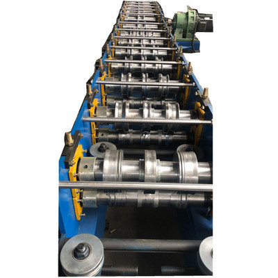 Supermarktplank rollenvormende machine met hoge precisie punchpers
