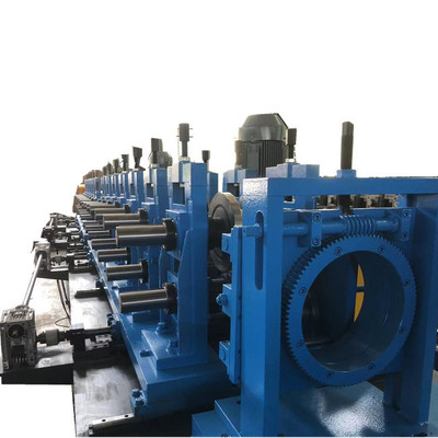 Professionele een-op-een service voor op maat gemaakte schappanelen rollenvormende machine