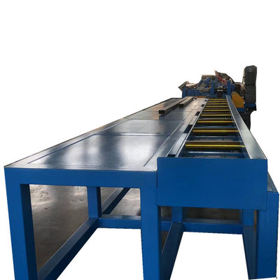 Professionele een-op-een service voor op maat gemaakte schappanelen rollenvormende machine