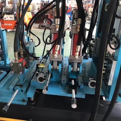 Automatische stalen ruit-kanaal perforatie gaten C U Z W M V T Purlin Roll Forming Machine