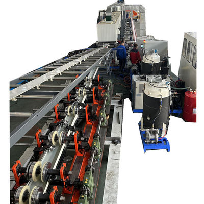 Aluminiumlegering PIR geïsoleerde rollende vormmachine voor grote wandpanelen