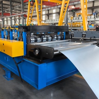 Machines voor het vormen van rollen van metalen dekken