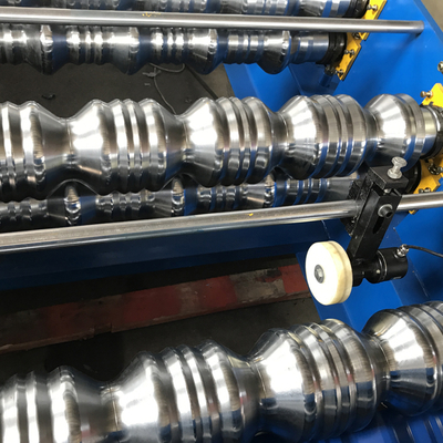 Het Dakbroodje dat van de metaaldak Verglaasd Tegel Machine GolfStaalplaat BV/SGS vormt