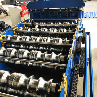 Het Dakbroodje dat van de metaaldak Verglaasd Tegel Machine GolfStaalplaat BV/SGS vormt