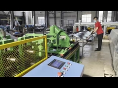 Machine voor het vormen van rollen van metalen stenen en spoorbanden met een lichte afmeting